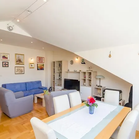 Music Guest house