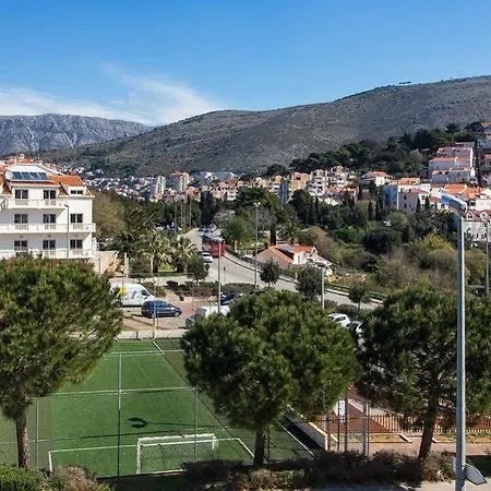 Music Gostinjska kuća 3*